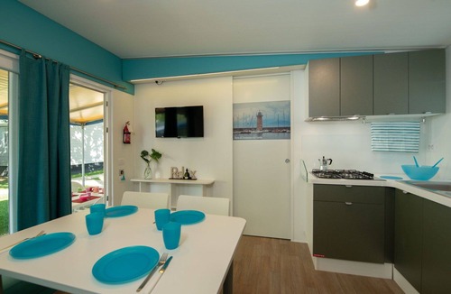 Sirmione House | Beautiful apartment in villa for 5 people with pool, A/C, WIFI, TV, patio and pets allowed