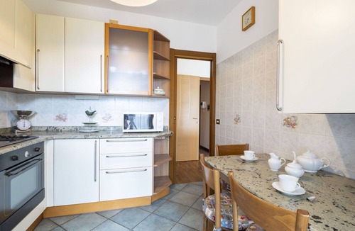 Chiavenna Apartment | Beautiful apartment for 4 guests with WIFI, A/C, TV, balcony, pets allowed and parking