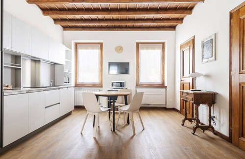 Corteolona Villa | Beautiful apartment in villa for 2 guests with A/C, WIFI, TV, panoramic view and parking