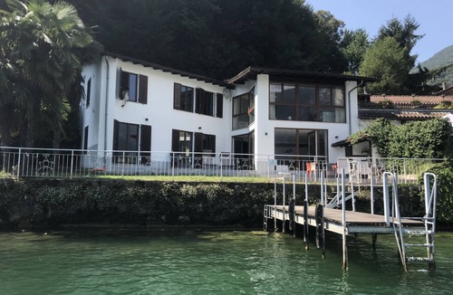 Claino Con Osteno House | Beautiful cottage on the lake - private lake access and beautiful views
