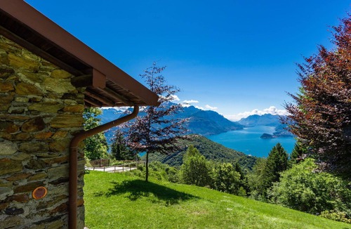 Plesio House | Beautiful private villa for 6 people with WIFI, terrace and pets allowed
