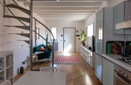 Dergano Apartment | Beautiful Two-Level One-Bedroom Apartment – Mirable PM