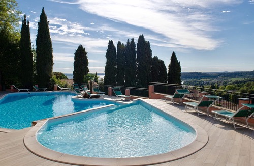 Monte House | Beautiful View in a Shabby Chic Atmosphere