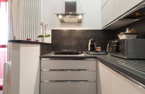 Affori Apartment | Bed & Coffee Milan-15minutes from Duomo!