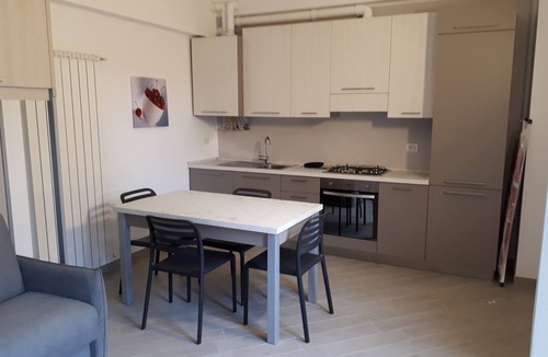 Aggregazione Rionale 9 Bed & Breakfast | Bel Sorriso Varese - Dormire Felice Rooms & Apartments