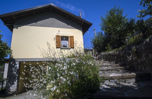 Visgnola House | Bellagio house unique location with garden and lake views