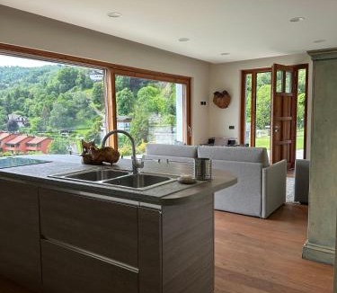 Civenna Apartment | Bellagio Lake View apartment Rosabella with swimming-pool