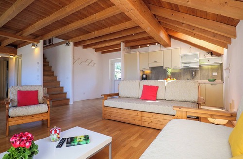 Colico Piano Apartment | Bellavista II Holiday Apartment with Pool