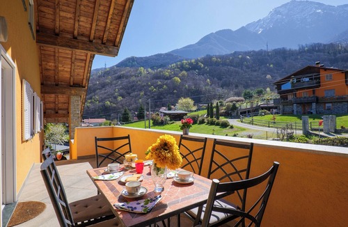 Colico Piano Apartment | Bellavista II Holiday Apartment with Pool