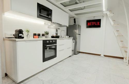 Tricolore Apartment | BELLAVITA LOFT Milano Center near Duomo,Central Station, Navigli