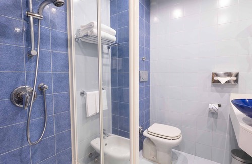 Peschiera Borromeo Hotel | Belstay Milano Linate