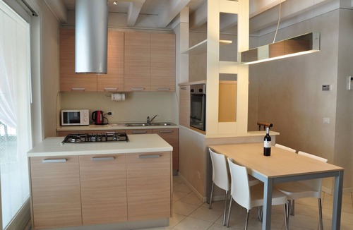 Desenzano del Garda Apartment | Belvedere Home a stone's throw from the center of desenzano