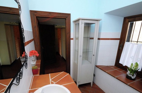 Monticelli Brusati Apartment | Belvilla by OYO Spacious Apartment with Pool