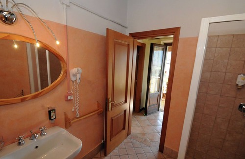 Monticelli Brusati Apartment | Belvilla by OYO Borgo Franciacorta 6