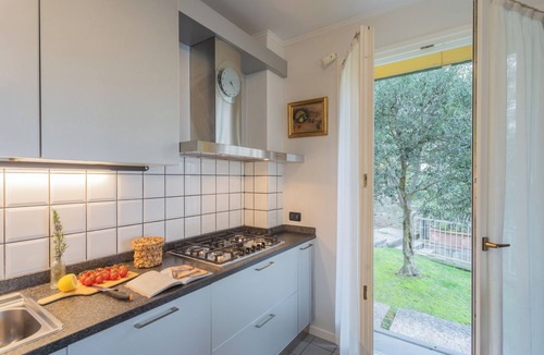 Moltrasio Apartment | Besana 9 on the Lake - Private garden & parking