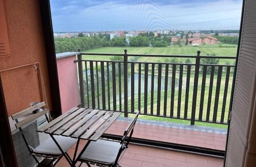 San Giuliano Milanese House | Beslan360