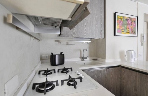 Guastalla Apartment | Between the Crocetta and Porta Romana subway stations.