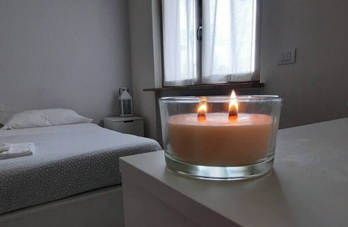 Grassobbio Bed & Breakfast | Bgy Airport House Ampia Camera Matrimoniale con Balcone