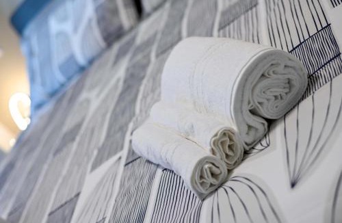 Seriate Apartment | Bilocale Chic, 10 min Aeroporto Milano-Bergamo, BOX AUTO e ARIA CONDIZIONATA