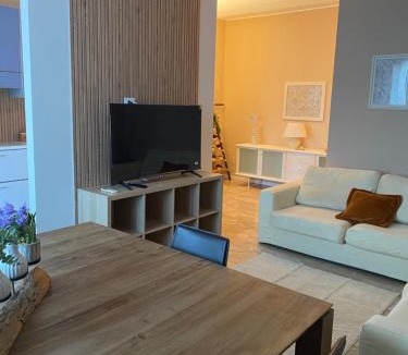 Opera Apartment | Bilocale di Prestigio a pochi passi a piedi dallo IEO 10 minuti in auto da HUMANITAS 15 minuti dal centro di Milano
