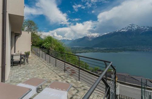Aurogna Apartment | Blooms by the Lake by Rent All Como