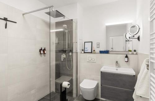 Nord-Holland Apartment | BLU APARTMENT -modern interior design in city centre- close to HBF & Uni