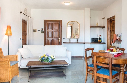 Cremia Apartment | Borgo VII - 2 Bedrooms Apartment - Sleeps 4