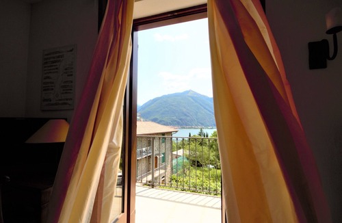 Vignola Apartment | Borgo VII Apartment - Lake Como