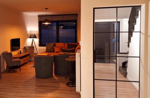 Ronse House | Boulevard 63