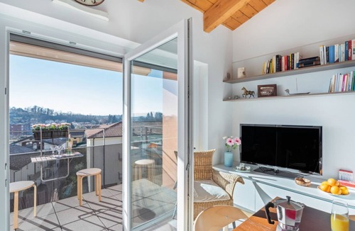 San Fermo della Battaglia Apartment | Brand new and bright apartment with all amenities