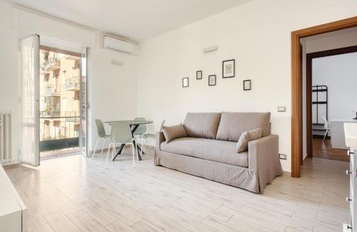 Giambellino Apartment | Bright and comfortable flat Solari area
