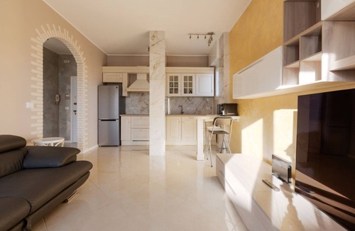 Niguarda Apartment | Bright and cozy 50 sqm apartment, capable of accommodating up to 4 people, located on the fifth floor of a building with an elevator. The accommodation is situated a 15-minute walk from Niguarda Hospital and just a few minutes' walk from Milano Parco Nor