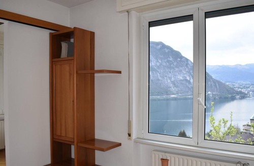 Campione d'Italia Apartment | Bright Apartment with Lake View & Balcony