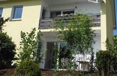 Hallenberg Apartment | Bright apartment (81sqm) with wood-burning stove and balcony with view