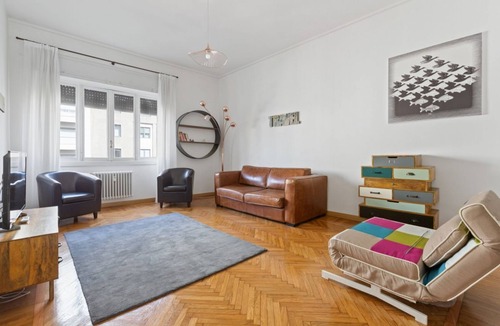 Guastalla Apartment | Bright apartment of 100 square meters, which can comfortably accommodate up to 5 people, located on the third floor of a building with lift. The property boasts an exceptional location in the heart of Milan, just a few steps from Piazza Duomo and San Bab