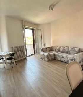 Lorenteggio Apartment | Bright Apartment Segneri M4