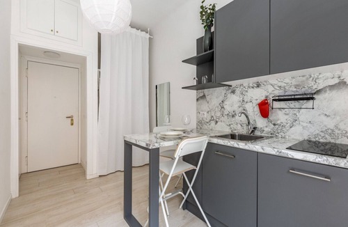 Zona Zara Apartment | Bright Apt only 600mt from Zara Avenue!x2