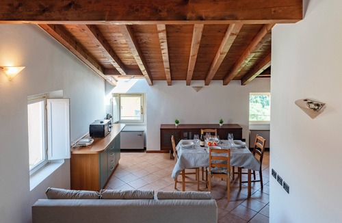 San Felice del Benaco Apartment | Bruno House Lakeview & shared pool, San Felice del Benaco, Italy