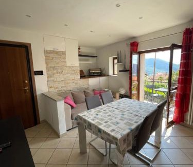 Bisuschio Apartment | Cá ai Monti
