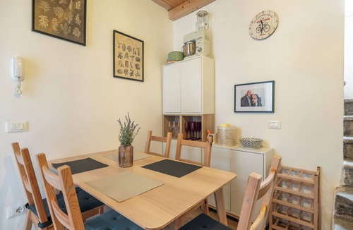 Iseo Apartment | Campari - One Bedroom Apartment, Sleeps 3