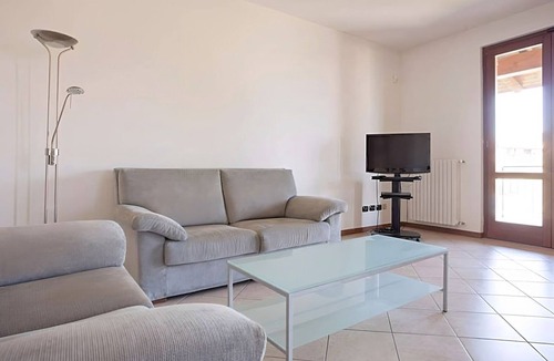 Polpenazze del Garda Apartment | CASA AL GOLF - PISCINA -TERRAZZO - PET FRIENDLY