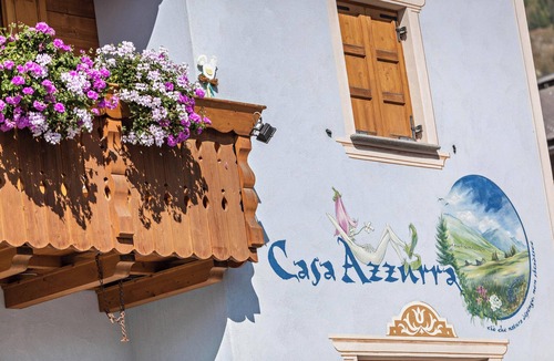 Livigno Apartment | Casa Azzurra Piano Terra with Mountain View, Wi-Fi & Garden; Parking Available
