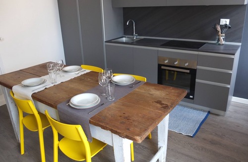 Desenzano del Garda City Centre Apartment | Casa Costa Nuovissima in Centro Storico