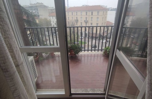 Milan Apartment | Casa Daniela: cozy high floor apartment in San Siro with breakfast