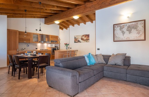 Paratico Apartment | Casa del Gatto - Three Bedroom Apartment, Sleeps 4
