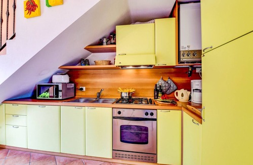 Pieve Vecchia House | Casa Delisa: located in nice residence with pool and near to the lake