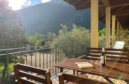 Crone Apartment | Casa Elena, bis 4 Personen, Großer Sonniger Balkon, ca. 300m zum See/Strand