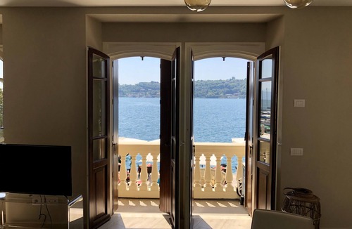 Salo Apartment | Casa Elisabetta, overlooking the gulf, lake front