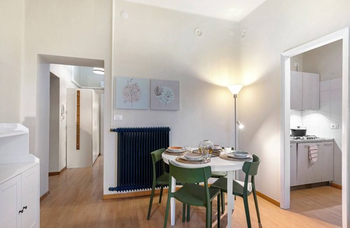 Desenzano del Garda City Centre Apartment | Casa Enza, Desenzano Del Garda, Italy