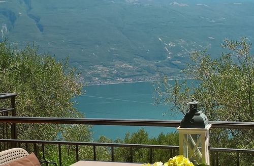 Oldesio Apartment | Casa Maffei PLUS apartment 2, 1st floor, balcony, wonderful lake view, parking